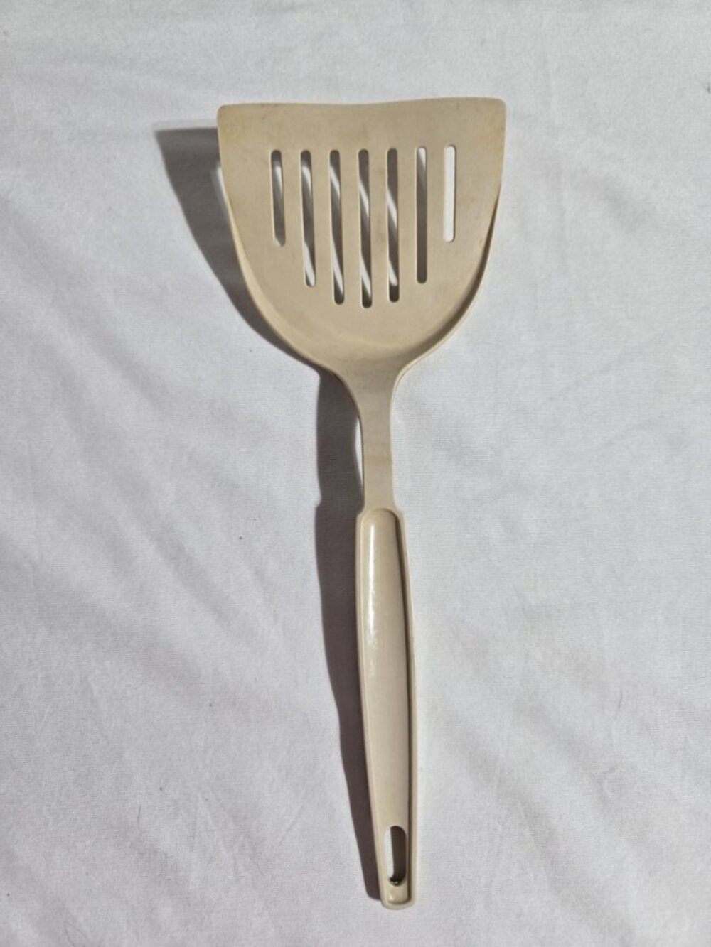 Vintage Ekco USA Slotted Spatula Almond Beige Nylon Plastic Turner MCM